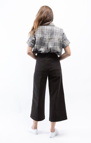 
            
                Load image into Gallery viewer, High Rise Wide Leg Cropped Pant Black
            
        