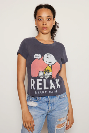 
            
                Load image into Gallery viewer, Peanuts Relax Baby Tee Charcoal
            
        