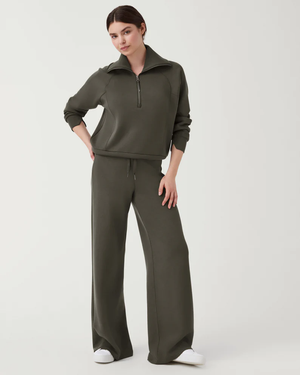 
            
                Load image into Gallery viewer, Spanx Air Essentials Wide Leg Pant Dark Palm
            
        