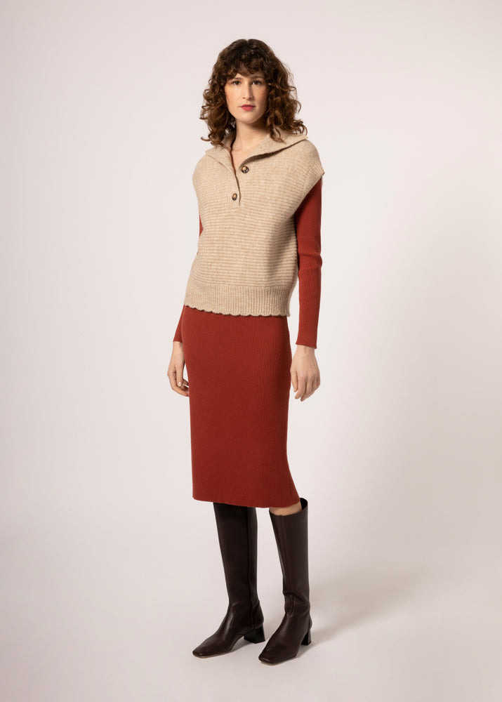 
            
                Load image into Gallery viewer, Neli Sweater Camel
            
        